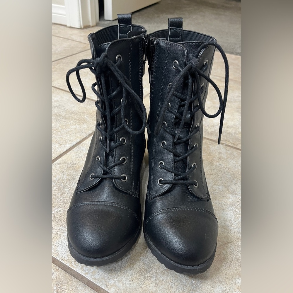 Black Lace-Up Women's Boots Never Been Worn
